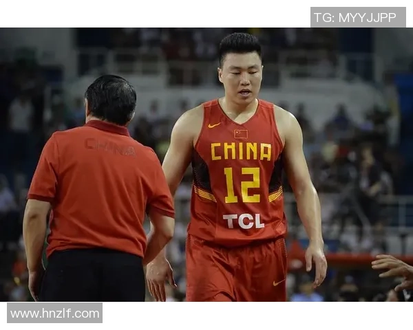 李根：从篮球场上的闪耀明星到社会责任的践行者之路